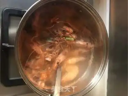 Make Three steps to burn the shrimp step 4