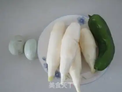 Make White green peppers, egg peels step 0