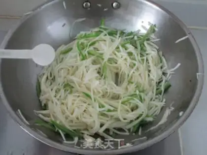 Make White green peppers, egg peels step 7