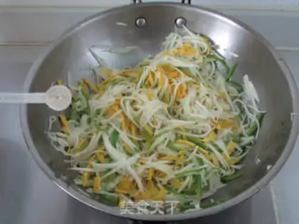 Make White green peppers, egg peels step 9