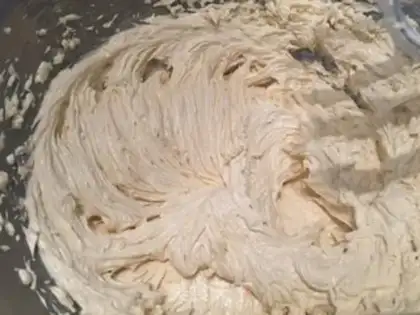Make French sesame moon cake step 3