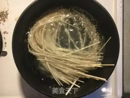 Make Seafood noodles step 0