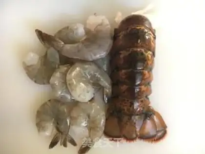 Make Seafood noodles step 2