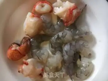 Make Seafood noodles step 3