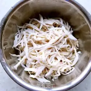 Make Dry apricot mushrooms step 1