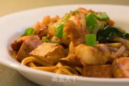 Make Seafood noodles step 8