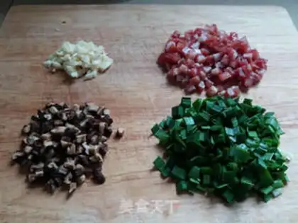 Make Weenie egg fried rice step 1