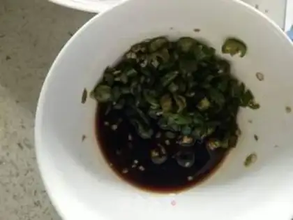 Make Green peppers and eggs step 2