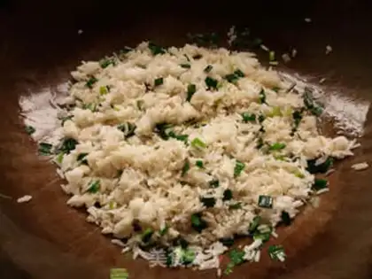 Make Weenie egg fried rice step 6