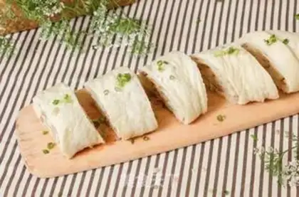 Make Onion roll step 19