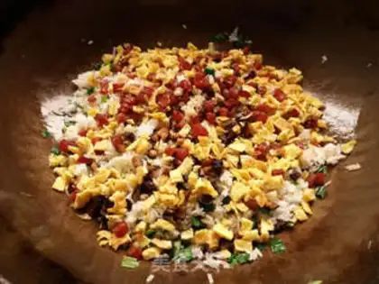 Make Weenie egg fried rice step 7