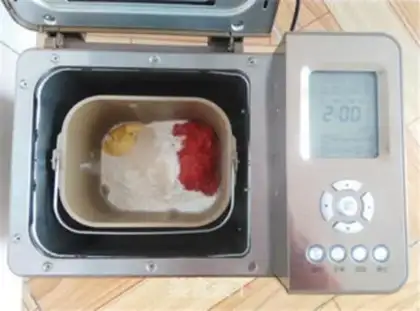 Make Tomato salt bread step 1