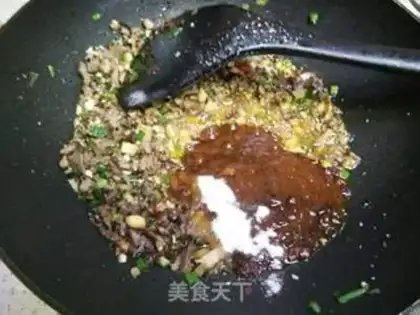 Make Spicy beef mushroom sauce step 4