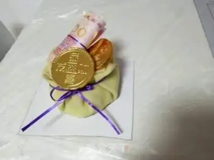 Make Money bag cake step 4