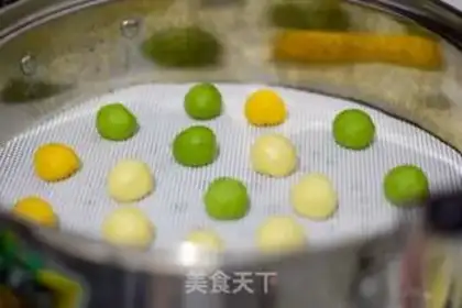 Make Colored vegetable buns step 5