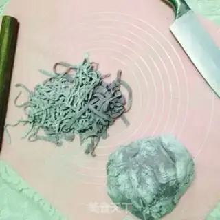 Make Potato shrimp noodles step 1