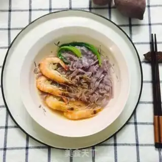 Make Potato shrimp noodles step 2