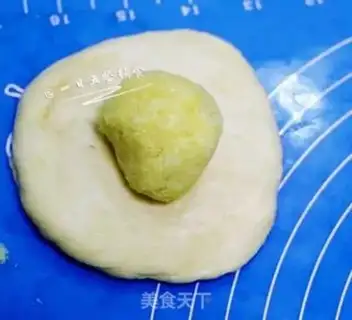Make Heart-shaped coconut bread step 8