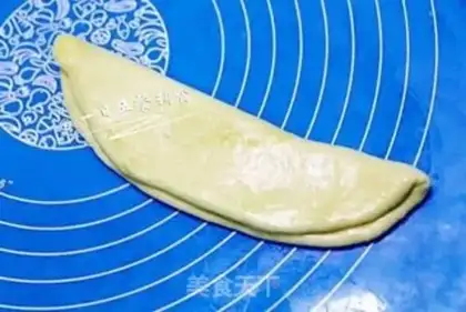 Make Heart-shaped coconut bread step 10