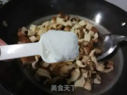 Make Brown mushrooms with gravy tofu step 8