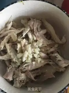 Make A pair of hands tore a chicken step 3