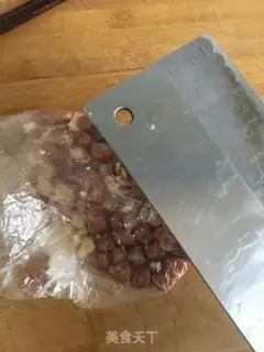 Make A pair of hands tore a chicken step 4