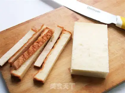 Make Flower fruit toast step 2