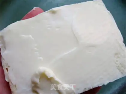 Make Flower fruit toast step 3