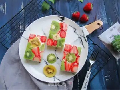 Make Flower fruit toast step 6