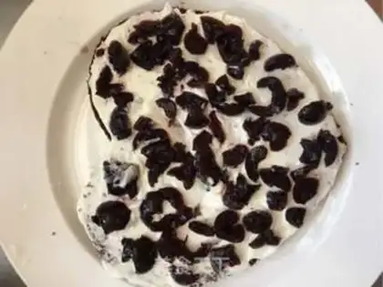 Make A rose black forest cake step 16