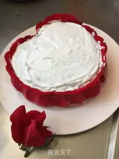 Make A rose black forest cake step 20