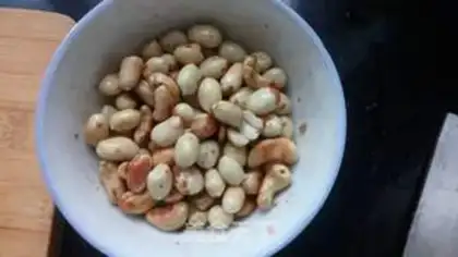 Make Cashew shrimp step 1