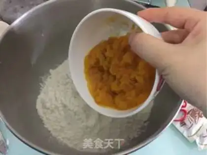 Make Pumpkin yogurt toast step 2