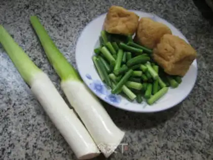 Make Garlic oil and tofu step 0