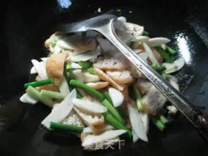 Make Garlic oil and tofu step 6