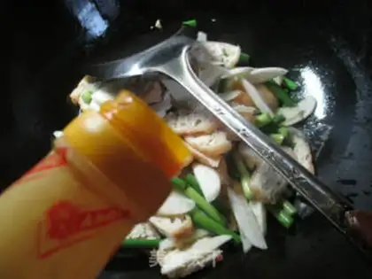 Make Garlic oil and tofu step 7