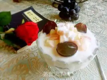 Make Fruit and yogurt step 2