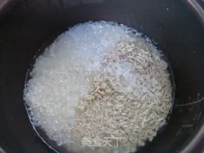 Make Oatmeal with salmon mushroom soup step 1