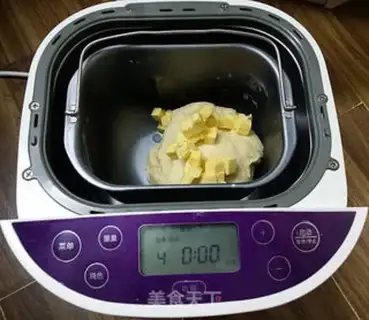 Make Japanese sweet bread step 4