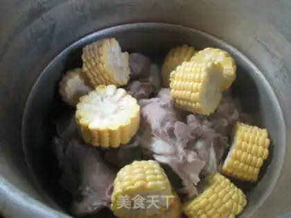 Make Smelt corn-crumb soup step 1
