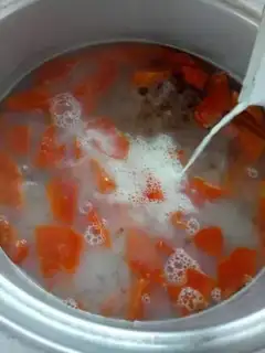 Make Peach and papaya milk and sugar step 2