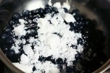 Make Blueberry jam step 2
