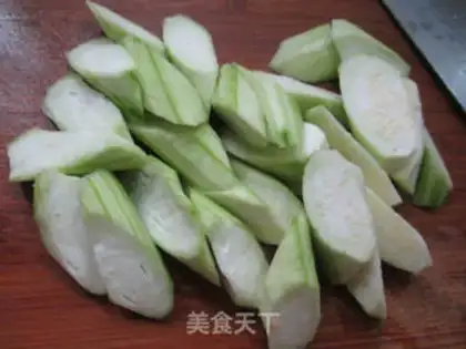 Make Smelt oil tofu to cook chicken legs step 2