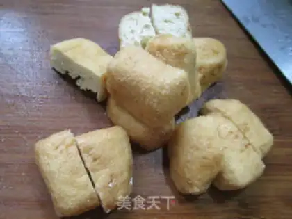 Make Smelt oil tofu to cook chicken legs step 3