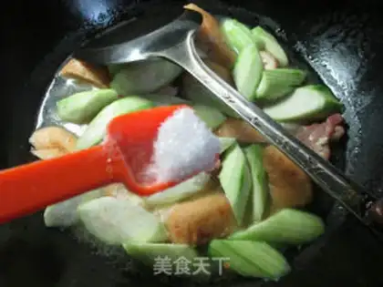 Make Smelt oil tofu to cook chicken legs step 8