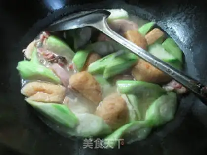 Make Smelt oil tofu to cook chicken legs step 9