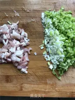 Make Meat and egg pepper sauce step 0