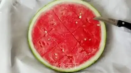 Make Watermelon popsicles step 1