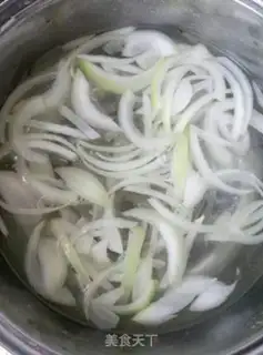 Make Spicy nutrition noodles step 1