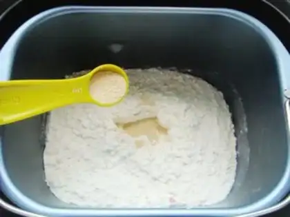 Make Pumpkin sesame rolls step 1